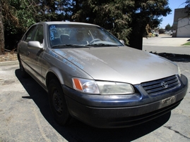 1998 TOYOTA CAMRY LE SILVER 2.2L AT 4 DR Z15967